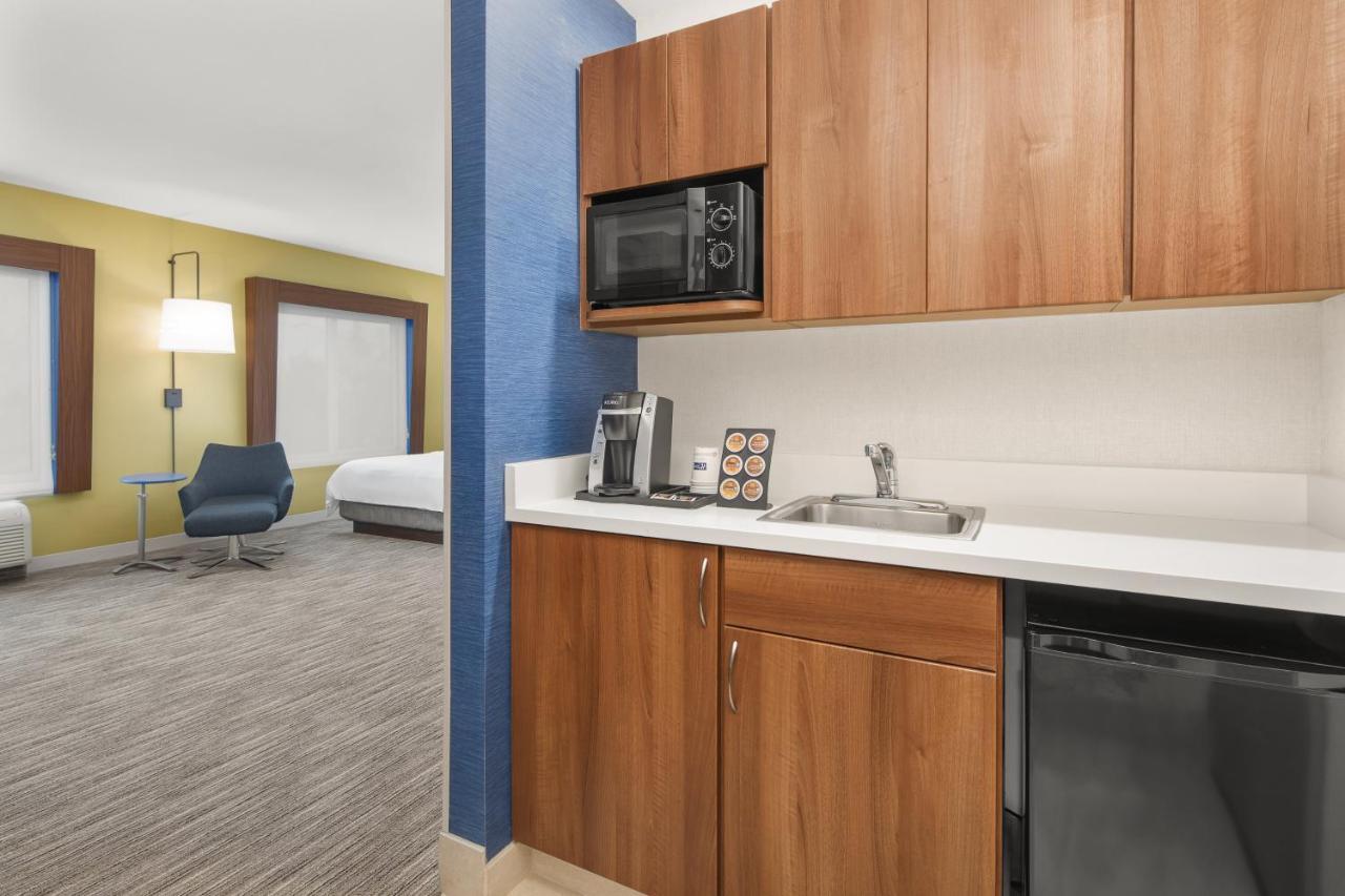 Holiday Inn Express Hotel & Suites Sacramento Airport Natomas, An Ihg Hotel Стая снимка
