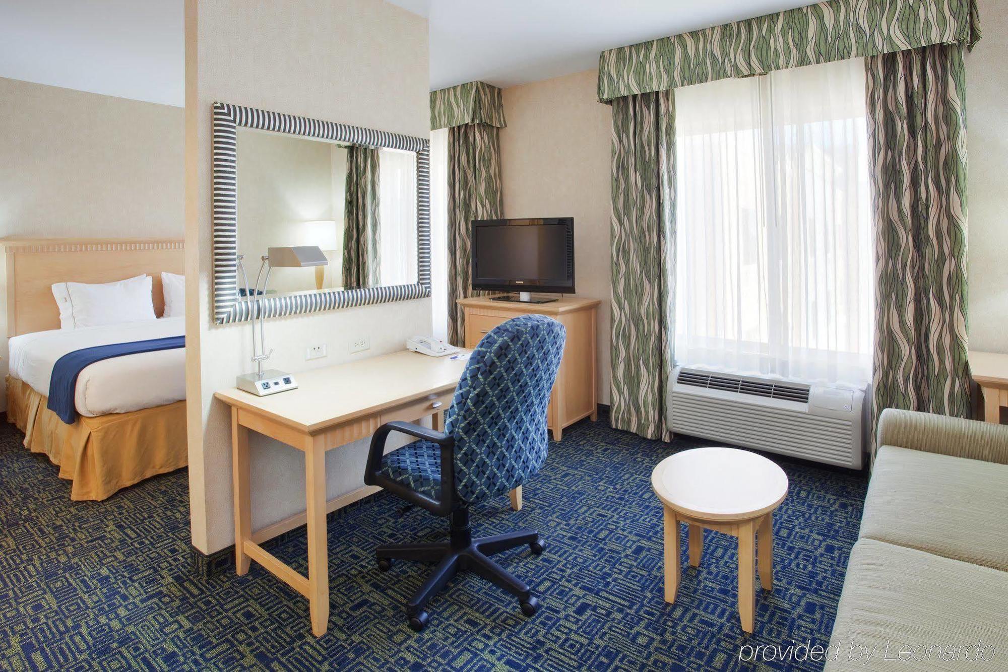 Holiday Inn Express Hotel & Suites Sacramento Airport Natomas, An Ihg Hotel Стая снимка