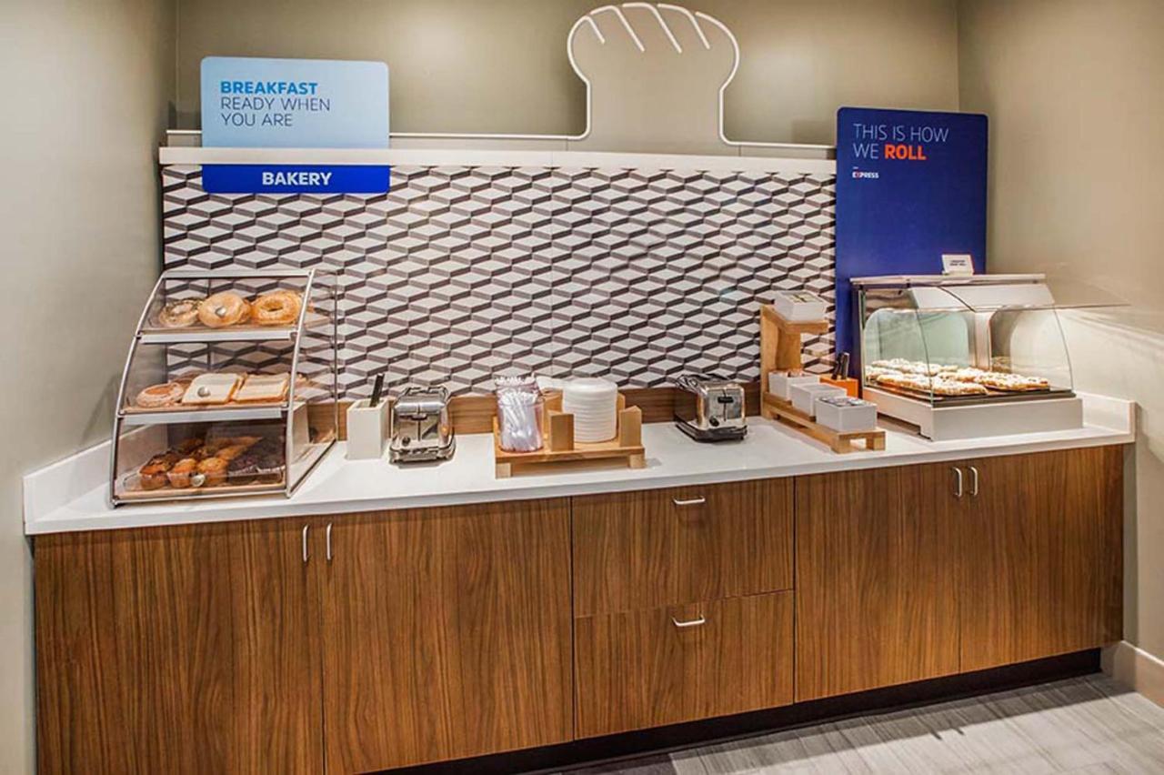 Holiday Inn Express Hotel & Suites Sacramento Airport Natomas, An Ihg Hotel Екстериор снимка